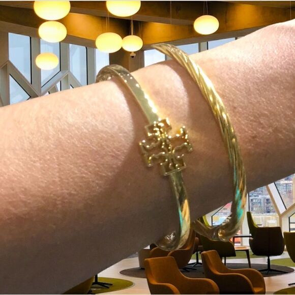 TORY BURCH LOGO DOUBLE T OPEN CUFF BRACELET 18k GOLD PLATED - Picture 3 of 5